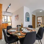 Girna - Entire 3br Ground Floor Charming