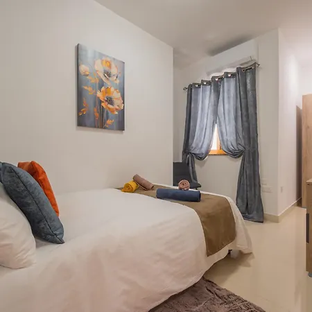 Girna - Entire 3br Ground Floor Charming