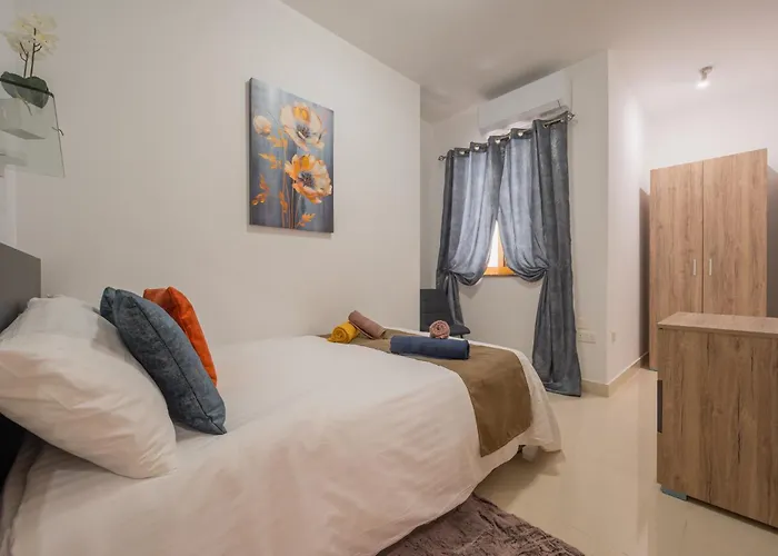 Girna - Entire 3br Ground Floor Charming