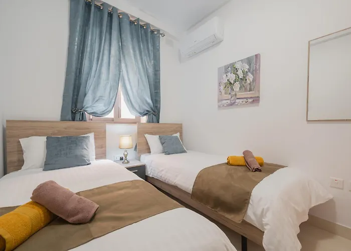 Girna - Entire 3br Ground Floor Charming 公寓