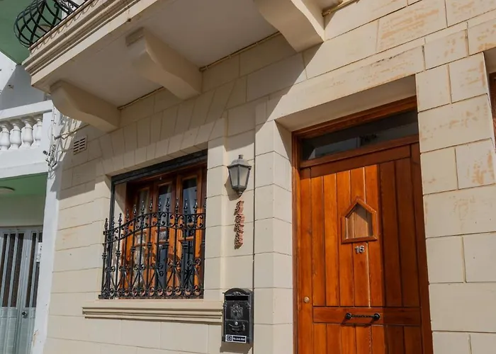 Girna - Entire 3br Ground Floor Charming 公寓 *