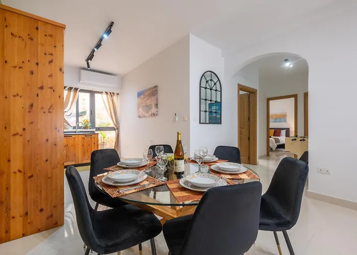 Girna - Entire 3br Ground Floor Charming